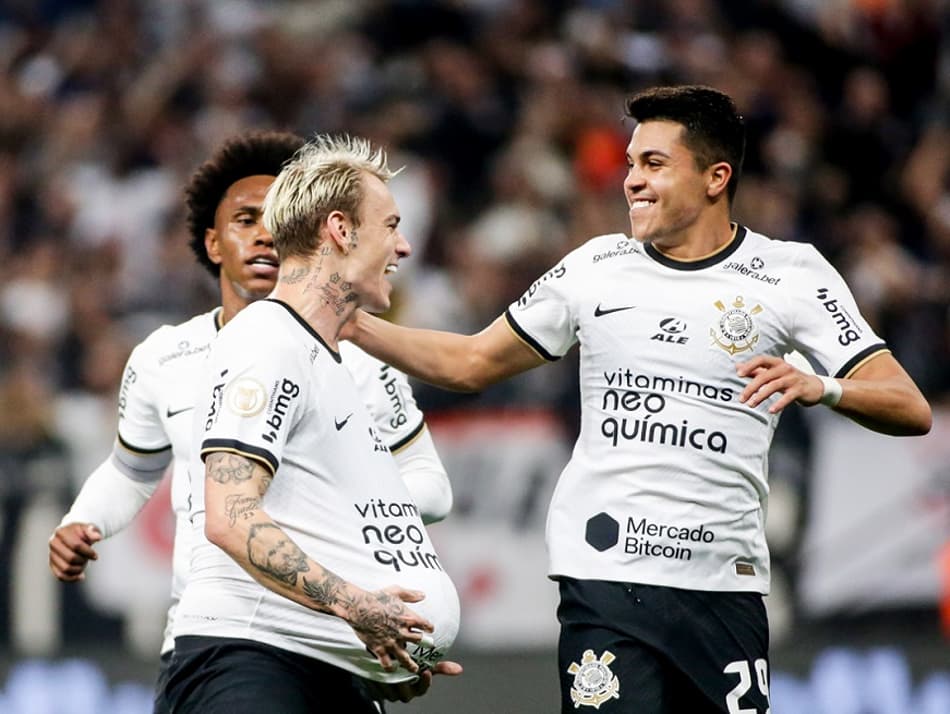 VÍDEO: assista aos melhores momentos da vitória do Corinthians sobre o Coritiba pelo Brasileirão
