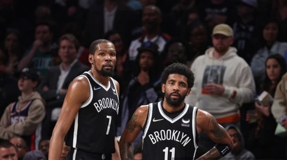 Site sugere troca gigante entre cinco times envolvendo Durant, Irving e Mitchell