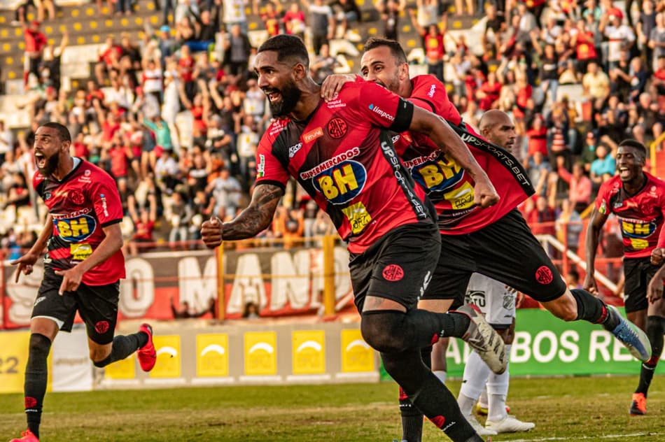 Victor Pereira acredita na força defensiva do Pouso Alegre na segunda fase da Série D