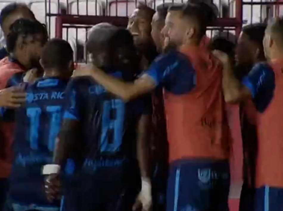 Nos Aflitos, Londrina vence o Náutico de virada e cola no G4 da Série B