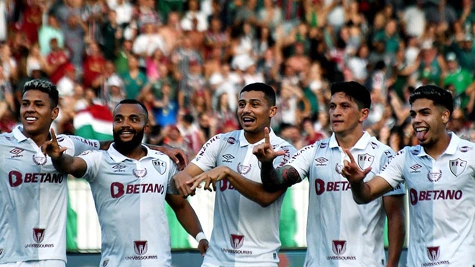 Com gols de Arias e Cano, Fluminense vence RB Bragantino pelo Brasileiro e emplaca décimo jogo invicto