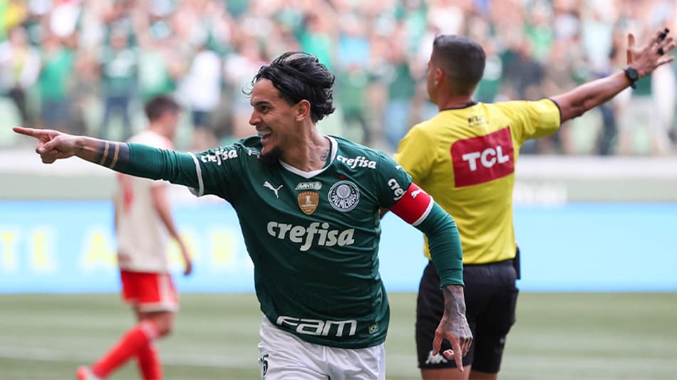 ‘Cria da Academia’ brilha no fim, Palmeiras vence o Inter e fecha turno do Brasileiro na liderança