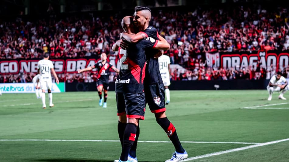 Fantasma? Atlético-GO vence e abre vantagem contra o Corinthians nas quartas da Copa do Brasil
