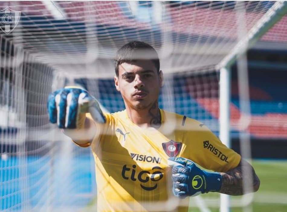 Cerro Porteño oficializa novo goleiro brasileiro; confira