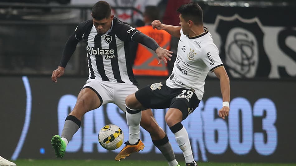 ATUAÇÕES: Lucas Mezenga falha em revés do Botafogo para o Corinthians; Hugo entra mal e concede espaço