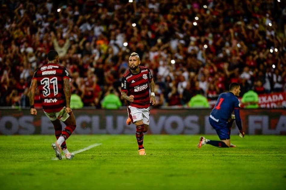 ATUAÇÕES: Victor Hugo se destaca e Vidal marca pela primeira vez em vitória do Flamengo