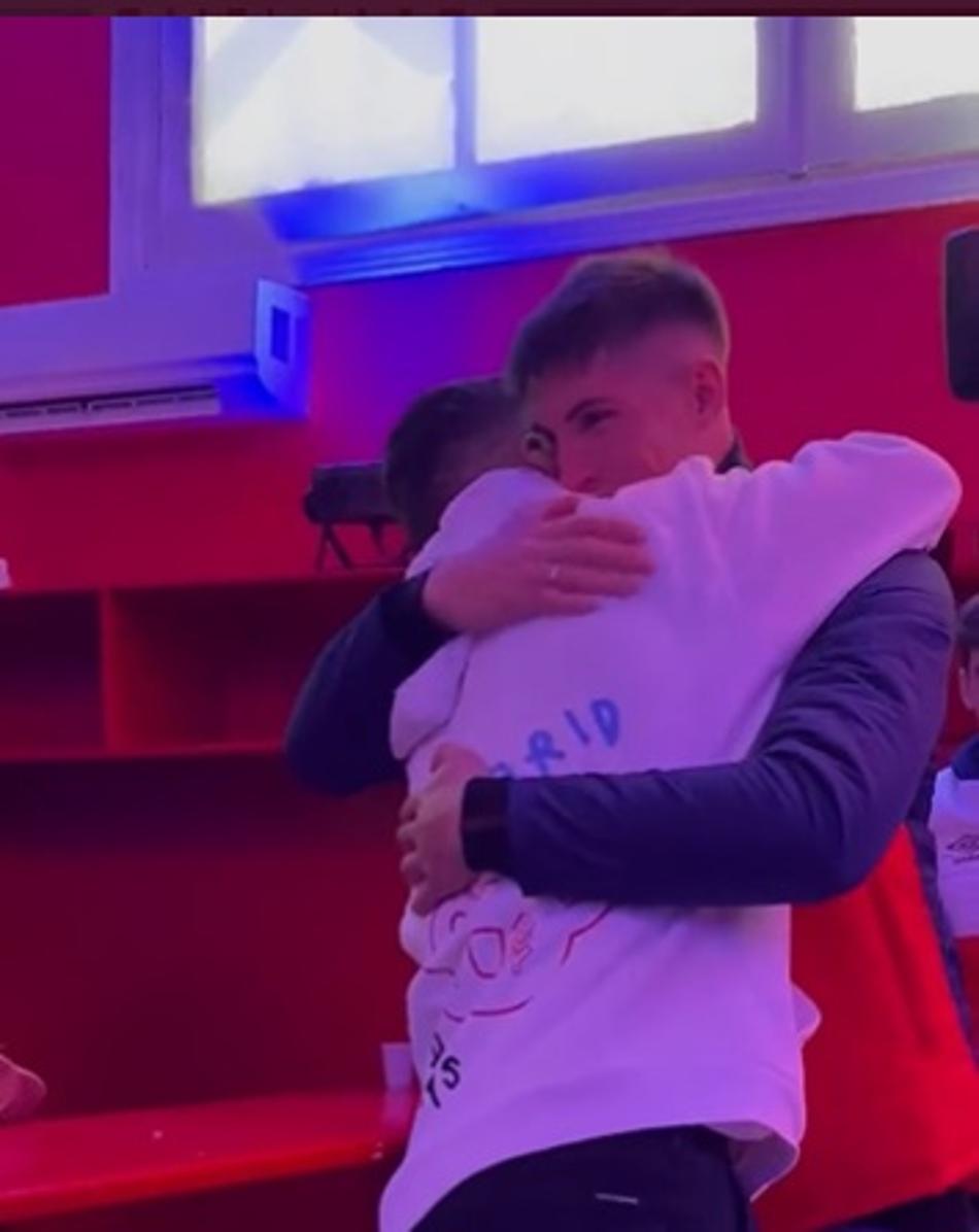 Capitão do Nacional-URU recepciona Luis Suárez e fala em dar a faixa ao craque uruguaio; veja o vídeo