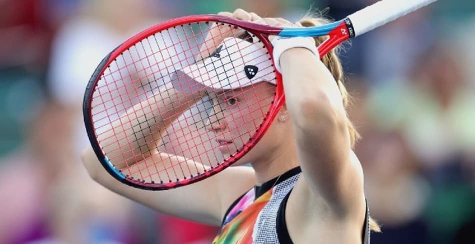 Rybakina leva virada em seu 1º jogo após título de Wimbledon