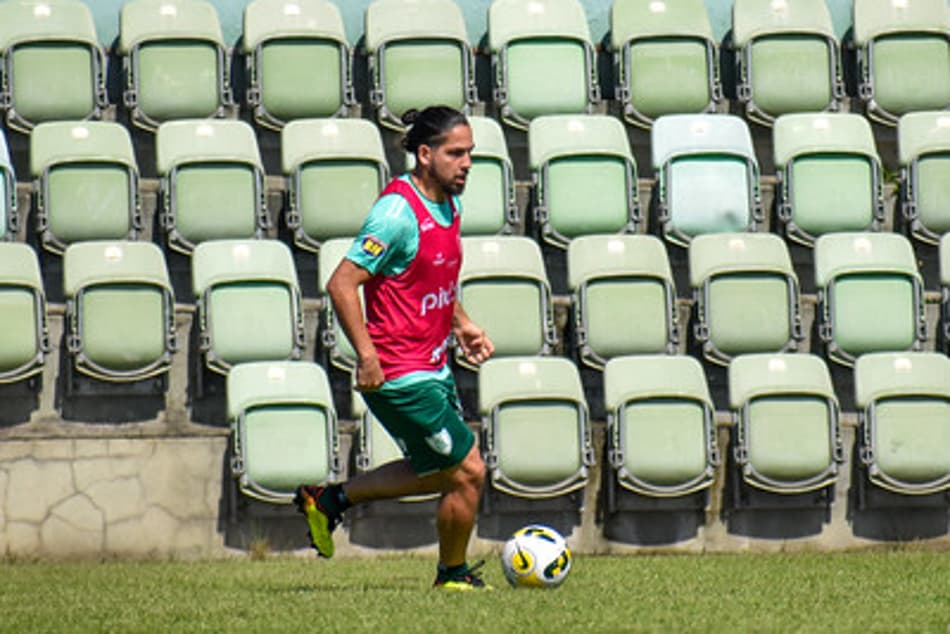 Benítez promete se entregar ao América-MG e projeta duelo contra o Juventude