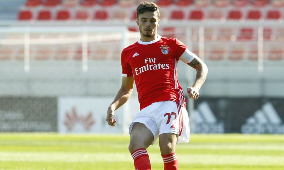 Clube da MLS contrata meio-campista ex-Porto e Benfica