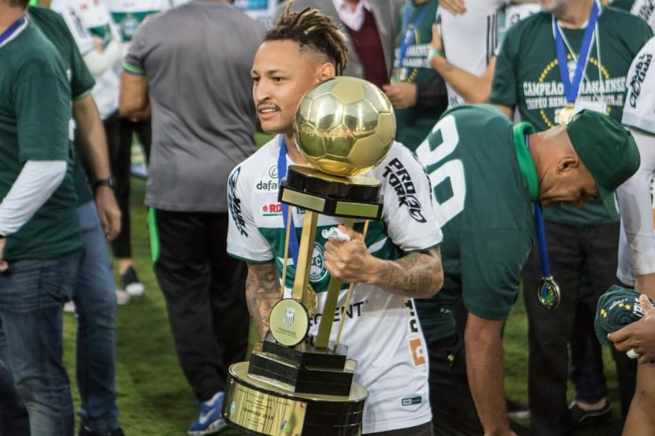 Sem espaço no Coritiba, Neílton tem situação consultada por outros clubes da Série A do Brasileirão