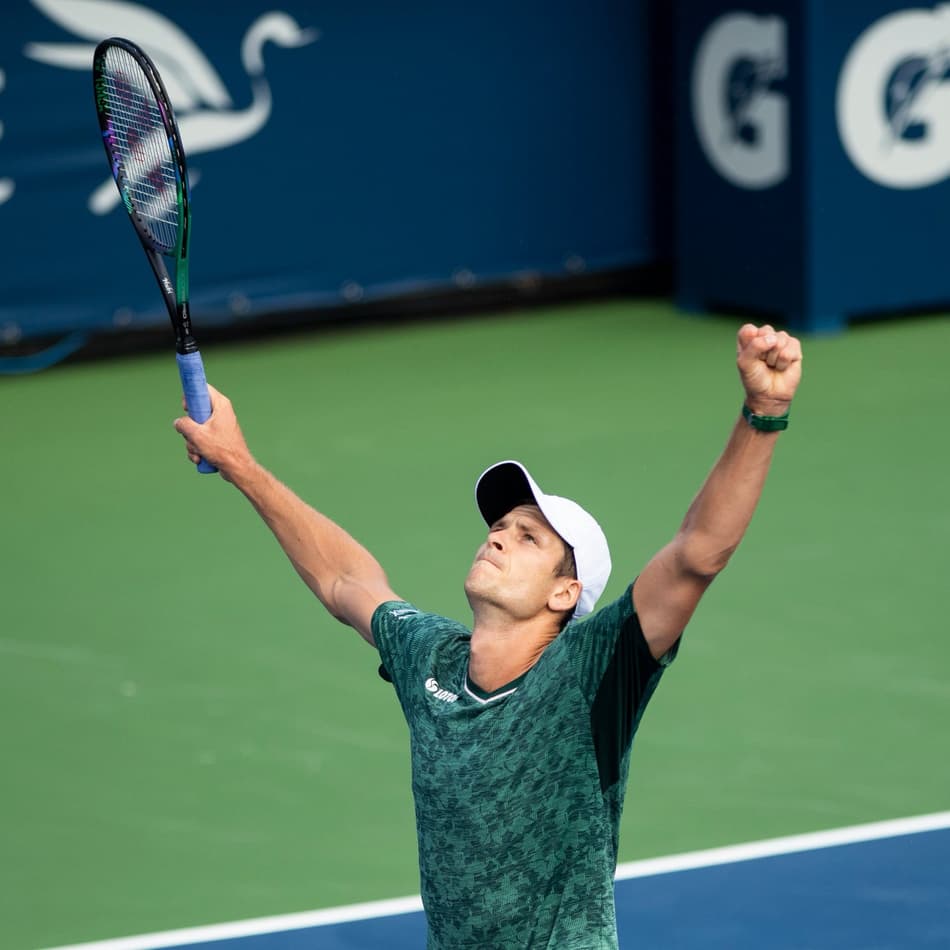 Hurkacz para sequência de Kyrgios e vai à semi em Montreal
