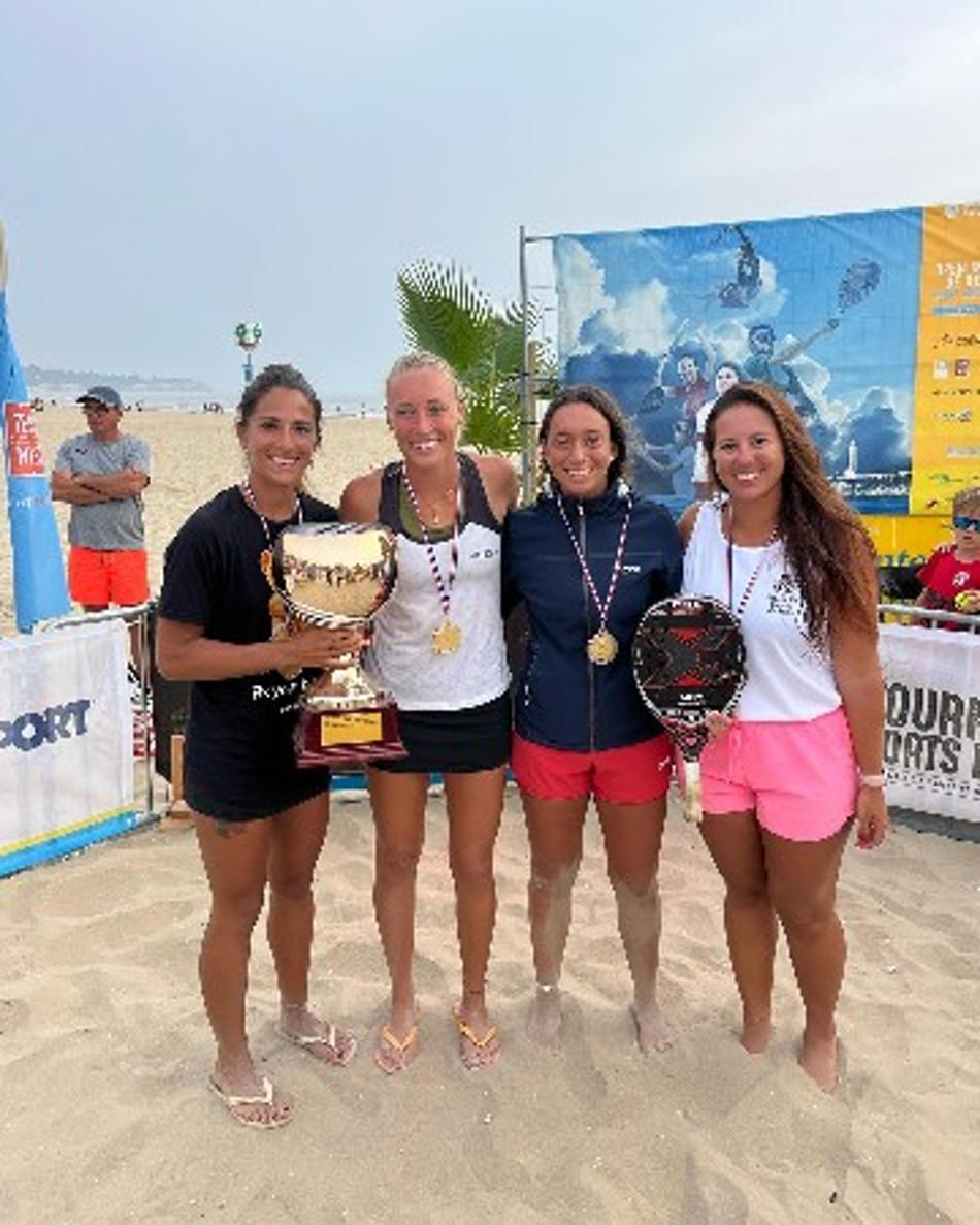 Giulia Gasparri de preto e Ninny Valentini de branco e preto