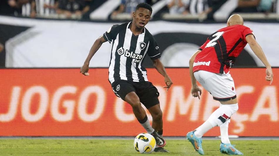 ATUAÇÕES: Botafogo não consegue ser eficiente, e Jeffinho é o melhor do time no empate com o Atlético-GO
