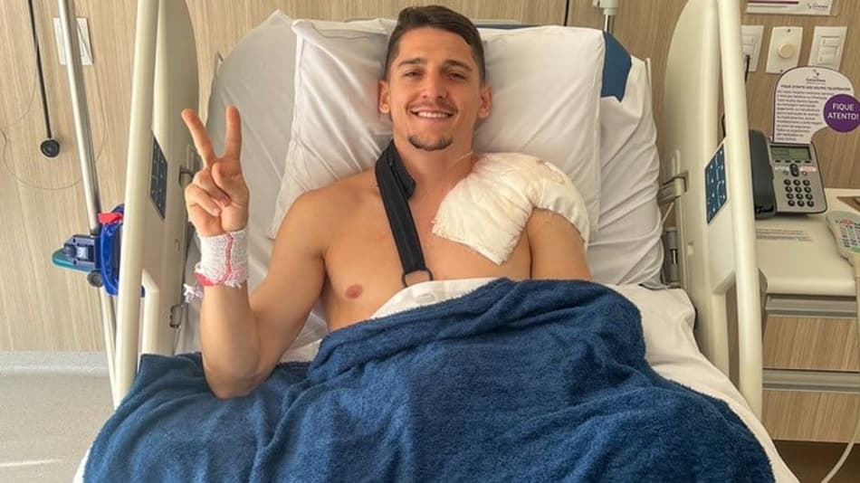 Após cirurgia bem-sucedida, Henrique Trevisan agradece apoio do FC Tokyo e foca em recuperação