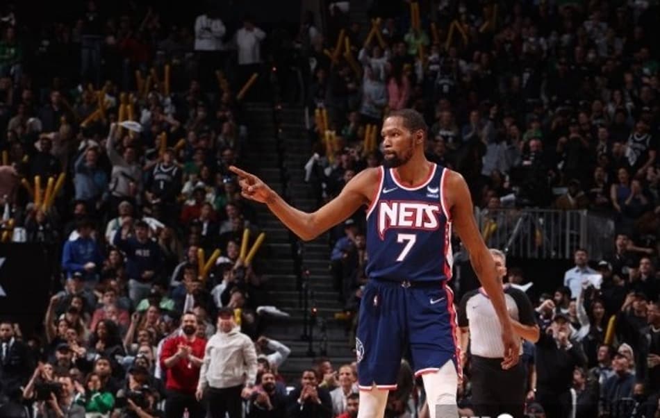 Kevin Durant desmente possível aposentadoria após negativa do Nets