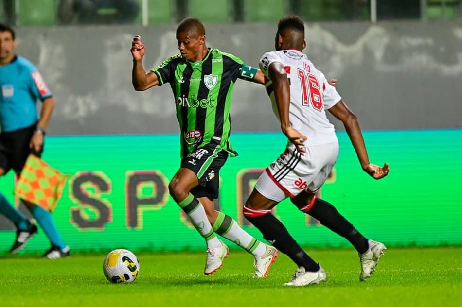 VÍDEO: veja os melhores do momentos da classificação do São Paulo em cima do América-MG