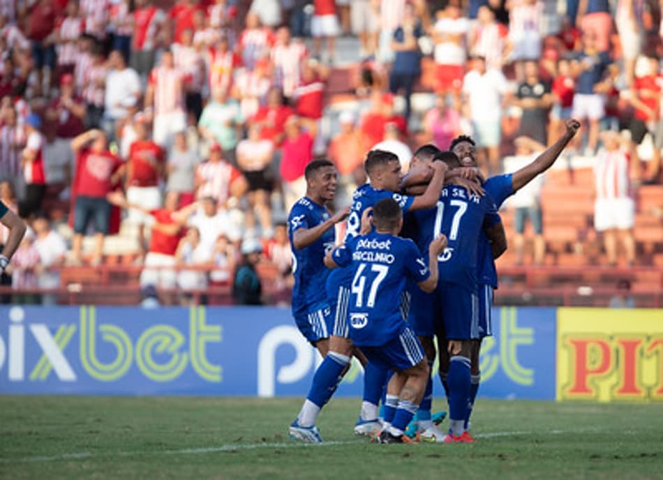 Contra o Náutico, Cruzeiro completará um turno na liderança da Série B