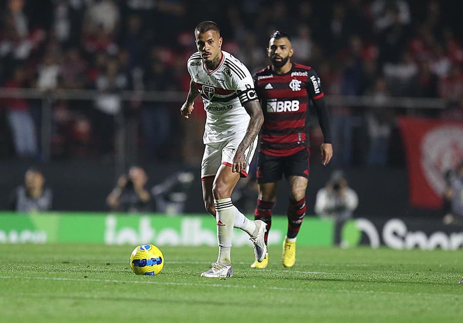 Diego Costa aponta falhas defensivas do São Paulo como cruciais na derrota para o Flamengo