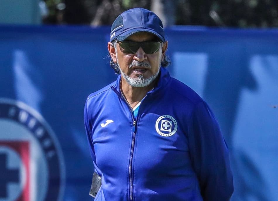 Substituto de Diego Aguirre no Cruz Azul chega com rejeição da torcida