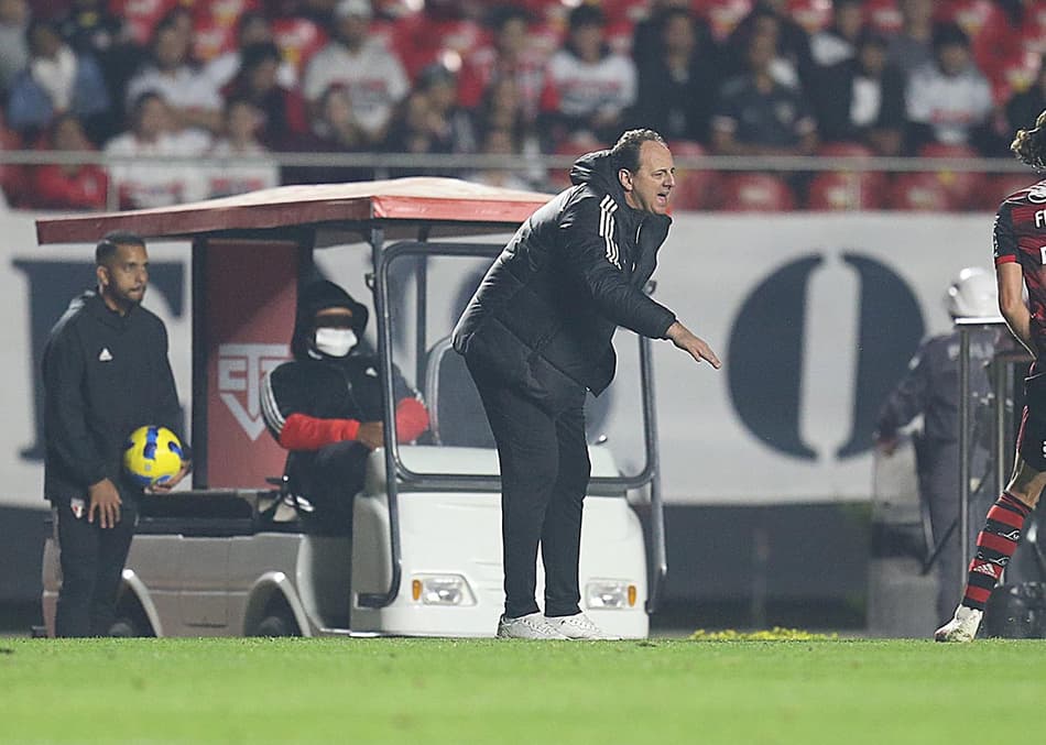 VÍDEO: Ceni fica na bronca após torcida pedir Luciano no São Paulo ainda no primeiro tempo