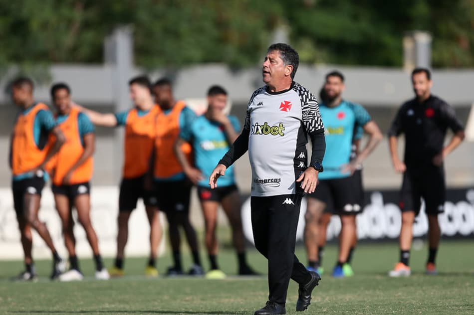 Vasco está definido para o duelo contra o Bahia pela Série B; veja onde assistir e a escalação