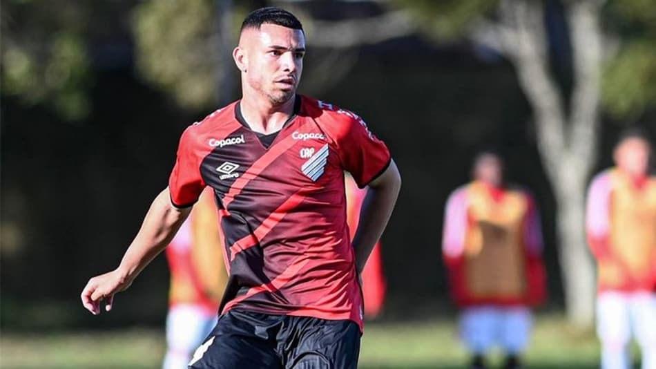 Após classificação com goleada, Léo Ataíde vê Athletico-PR focado para semifinais do Brasileirão Sub-20
