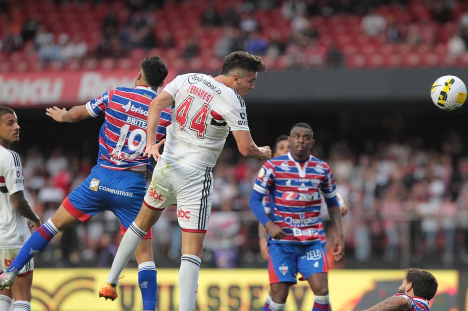VÍDEO: Ferraresi nega que sequência de derrotas do São Paulo afete decisão na Copa Sul-Americana