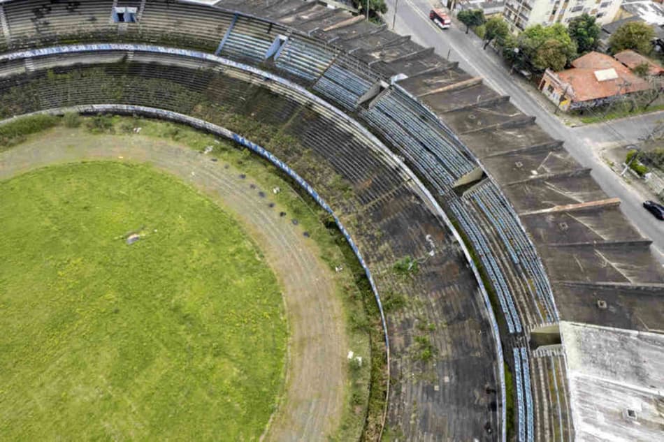 Olímpico abandonado: LANCE! mostra imagens exclusivas da antiga casa do Grêmio