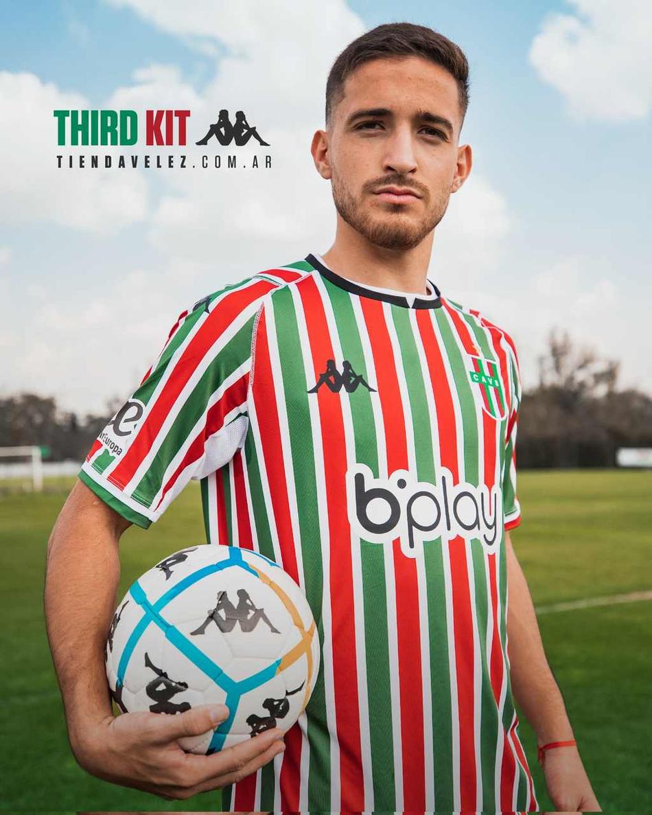 Vélez lança camisa parecida com a do Fluminense às vésperas de duelo contra o Flamengo