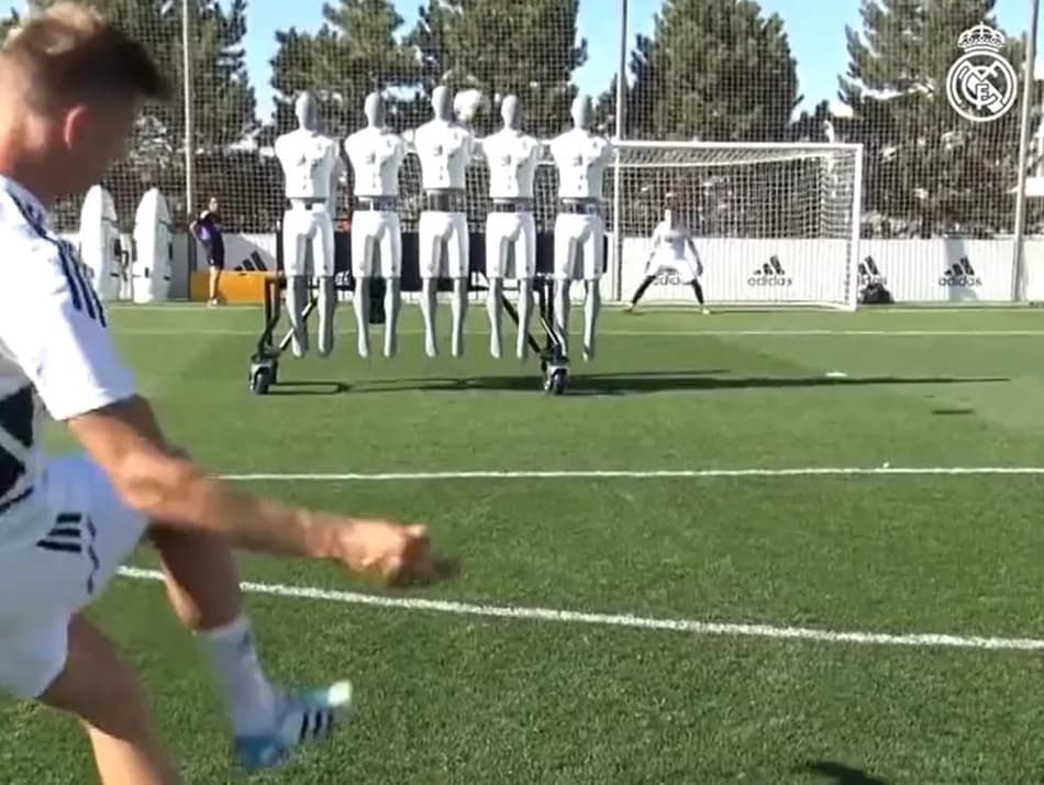 VÍDEO: Real Madrid apresenta barreira tecnológica que ‘salta sozinha’ em cobranças de falta