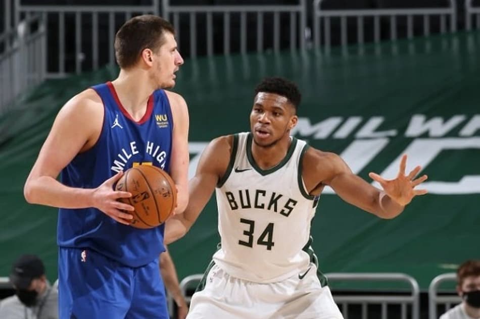 Nikola Jokic e Antetokounmpo são os mais vitoriosos da NBA nos últimos quatro anos