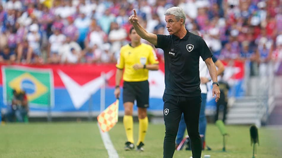 Luís Castro comemora atuação do Botafogo contra o Fortaleza: ‘Aliamos o resultado à exibição’