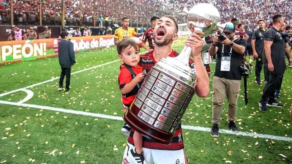 Everton Ribeiro se isola como atleta com mais jogos pelo Flamengo na Libertadores
