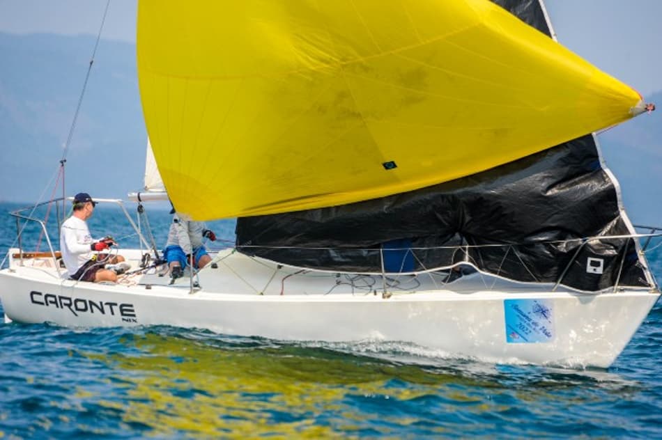 Barco do RJ sai na frente na disputa do Brasileiro na classe RGS na Semana de Vela de Angra dos Reis