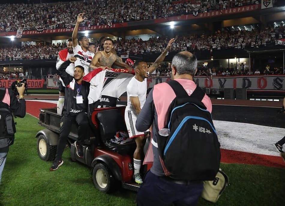 VÍDEO: ‘Quase ninguém acreditava em nós’, desabafa Calleri após classificação do São Paulo