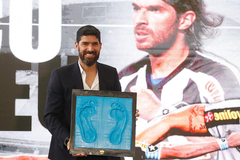 VÍDEO: Loco Abreu fala sobre chance de trabalhar no Botafogo no futuro