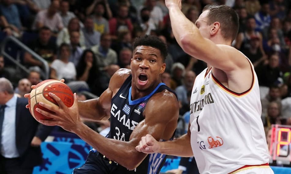 Giannis Antetokounmpo precisa de uma pausa", avisa técnico da Grécia