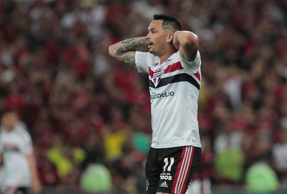 Luciano não aprende com ‘castigo’ do último ano e acumula suspensões no São Paulo