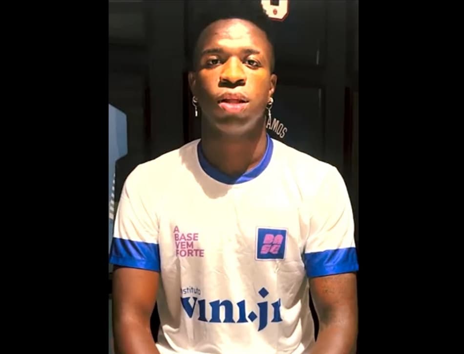 Vini Jr. se pronuncia após caso de racismo e sentencia: ‘Não vou parar de bailar’