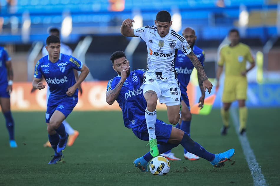Atlético-MG joga mal e é derrotado pelo Avaí pelo Brasileirão