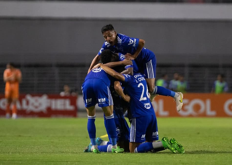 Pela Série B, Cruzeiro bate o CRB fora de casa e pode garantir o acesso na próxima rodada