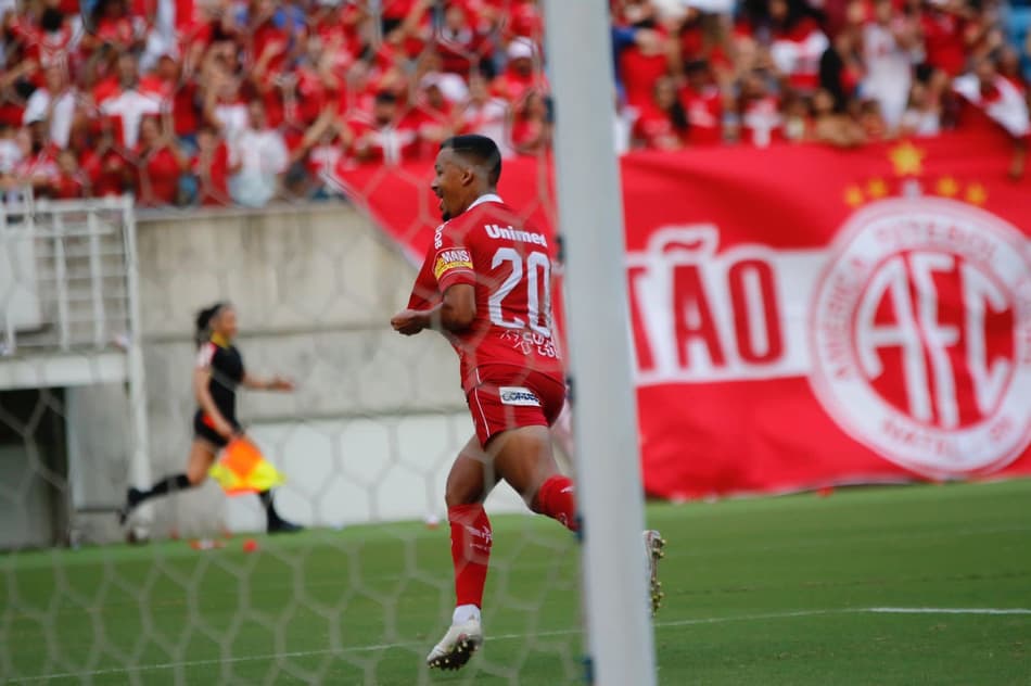 América-RN vence Pouso Alegre e abre vantagem na final da Série D