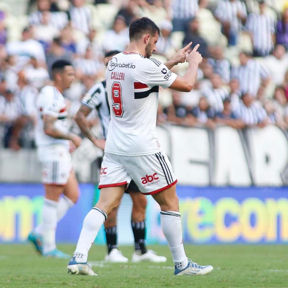 Com time titular, São Paulo vence Ceará no Castelão, quebra jejuns e sobe degraus no Brasileirão