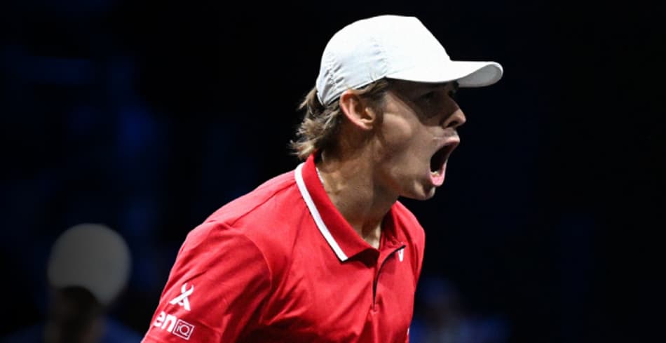 Alex de Minaur vibra em vitória sobre Andy Murray na Laver Cup