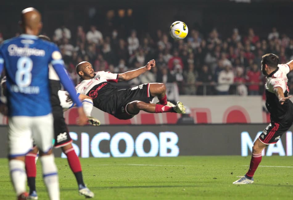 VÍDEO: Patrick destaca boa fase no São Paulo e fala sobre gol na vitória: ‘Mais bonito da minha carreira’