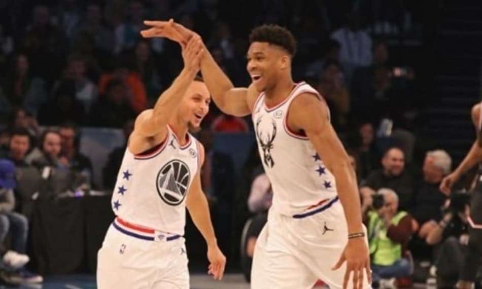 "Stephen Curry é o melhor jogador do mundo", crava Giannis Antetokounmpo