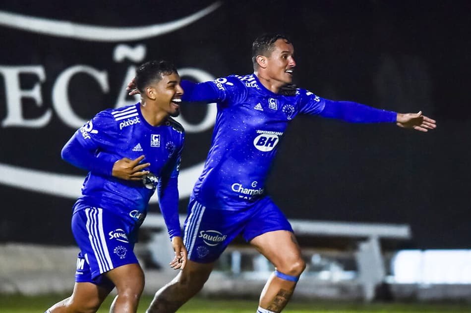 VÍDEO: os melhores momentos da goleada do Cruzeiro sobre a Ponte Preta pelo Brasileirão