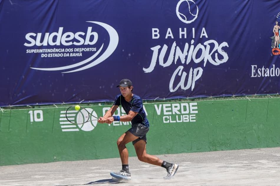 Baiano Victor Rocha vai à semi no 37º Bahia Juniors Cup