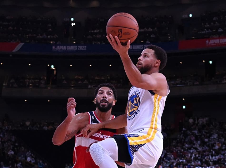 Stephen Curry rebate ranking que coloca Warriors em oitavo